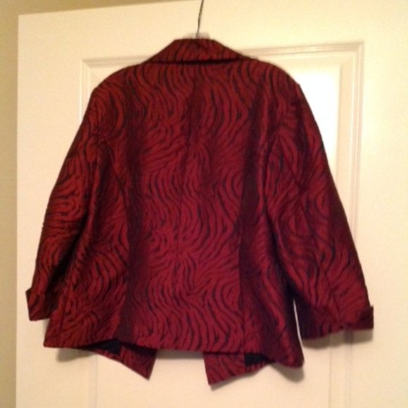 CHICO'S RUBY RED & BLACK BLAZER - Picture 2 of 3